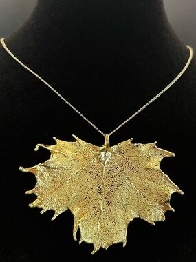 VTG 24k Gold Dipped Real Maple Leaf Pendant Necklace .925 JC Italy 70s/ 80s